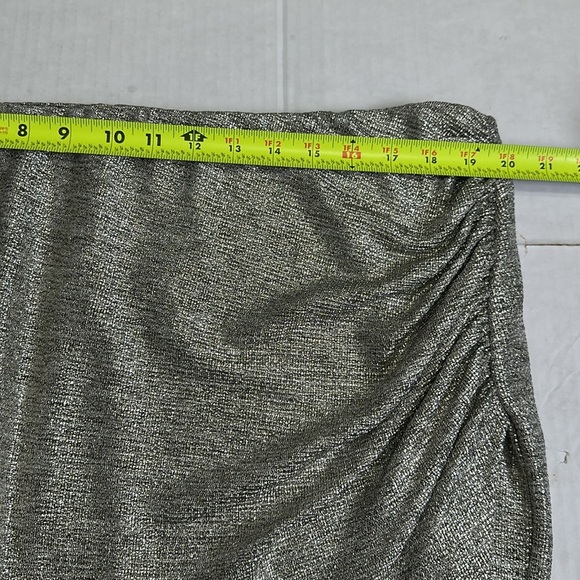 Torrid Mini Foil Knit Tulip Silver Skirt Womens Size 2X NWT Party Cocktail - Picture 5 of 8